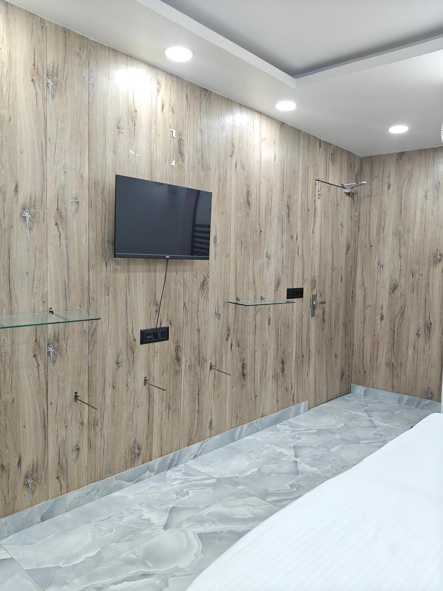 Hotel Love Inn Lucknow Dış mekan fotoğraf